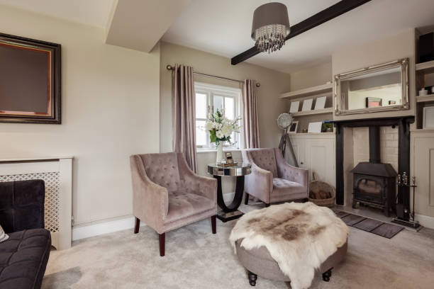 istock Traditional chic living room 1372562536