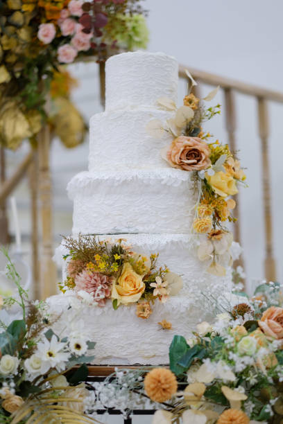 istock Beautiful wedding cake with blur background 1372647473