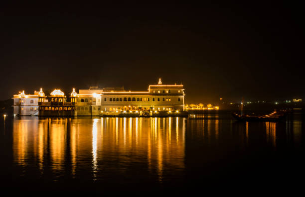 istock Jag mandir, Udaipur at night 1372708116