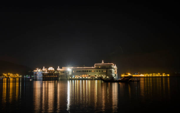 istock Jag mandir, Udaipur at night 1372708119