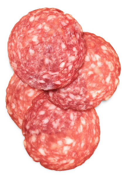 rondelles de saucisse fumée - pepperoni photos et images de collection