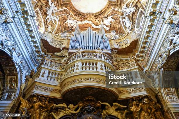 File:Santa Maria della Vittoria in Rome - pipe organ HDR.jpg - Wikipedia