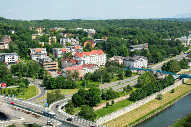 paysage urbain des toits et des monuments d’ostrava, république tchèque. - ostrava photos et images de collection