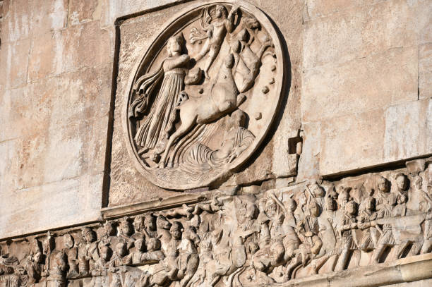 istock Detail from Constantine triumph arch 1372805829