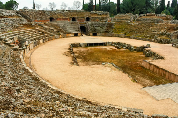 Very old Roman circus in the world heritage city of Merida, Bajadoz. Very old Roman circus in the world heritage city of Merida, Bajadoz. arènes de fréjus photos stock pictures, royalty-free photos & images