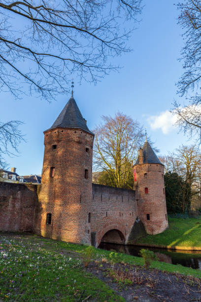 istock Medieval water gate Monnikendam in Amersfoort 1372832051
