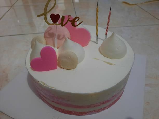 istock Love cake for your special 1372859529