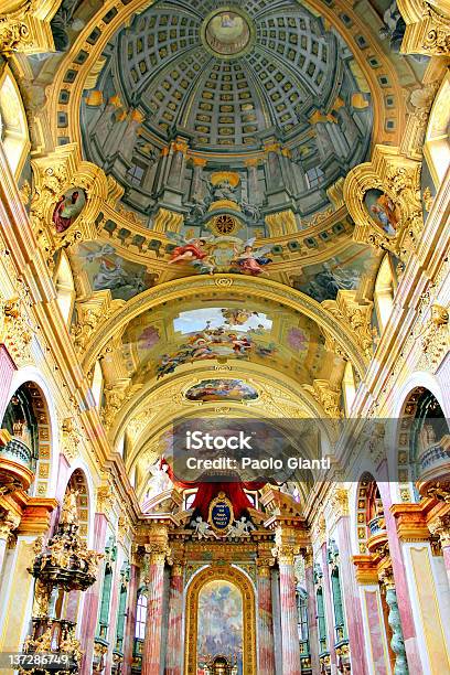 El Trampantojo Cúpula Un Jesuita Church Foto de stock y más banco de imágenes de Viena - Austria