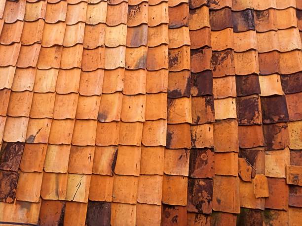 istock old house roof tile 1372869289