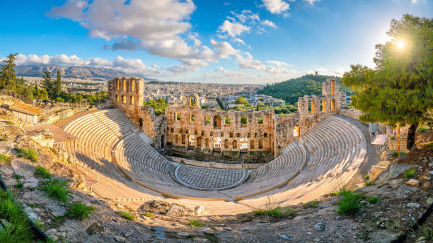 아테네의 아크로폴리스에서 헤로데스 아티커스 로마 극장 구조의 오데온 - herodes atticus 뉴스 사진 이미지