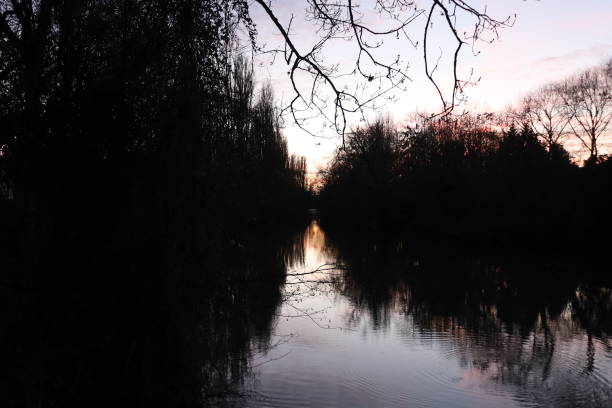 istock Poitiers - Coucher de soleil sur le Clain 1373081043
