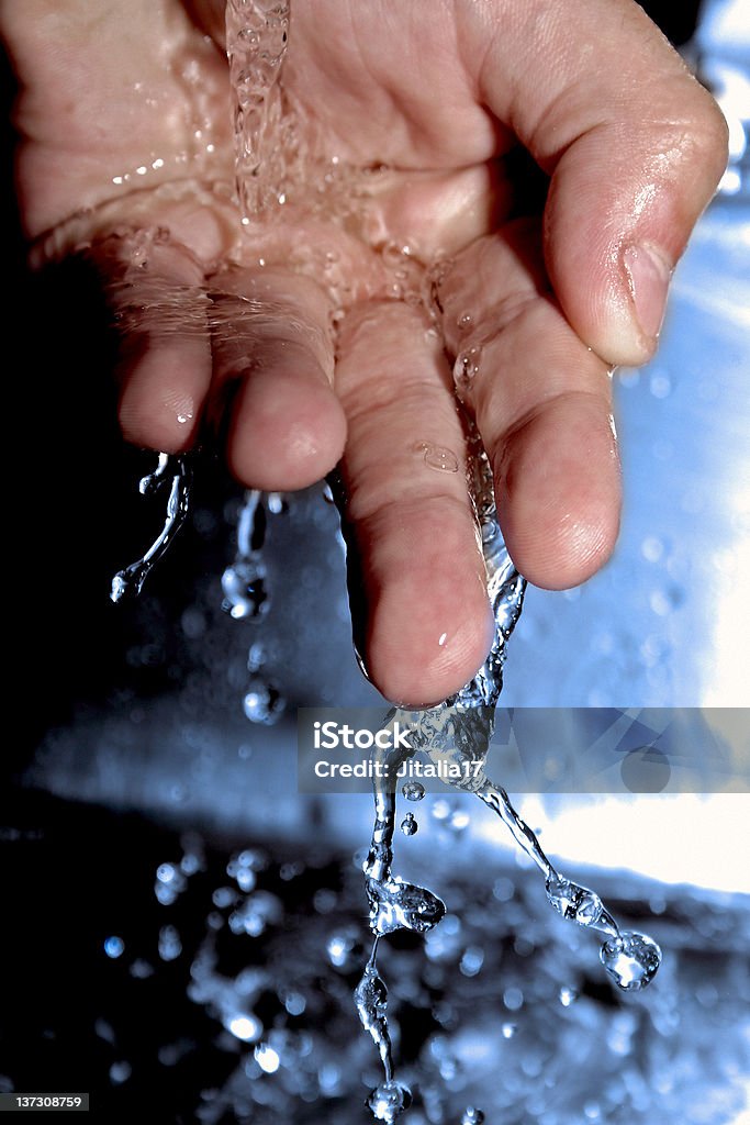 Grande plano homem Lavar as mãos-Photo - Royalty-free Lavar as Mãos Foto de stock