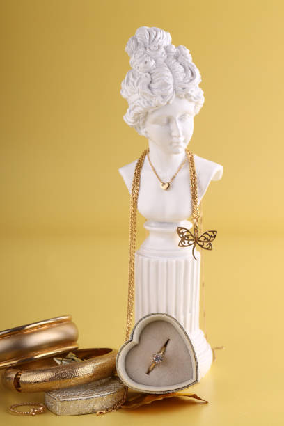 istock gold jewelry, rings 1373119501