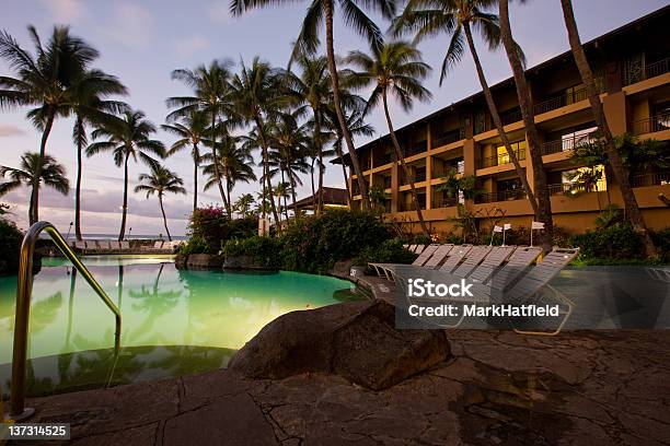 Piscina Del Resort Por La Mañana Foto de stock y más banco de imágenes de Kauai - Kauai, Lugar turístico, Agua