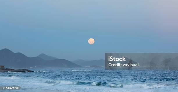Full Moon Tides Stock Photo - Download Image Now - Moon, Tide, Wave - Water