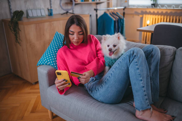 istock Shopping from the bed 1373217311