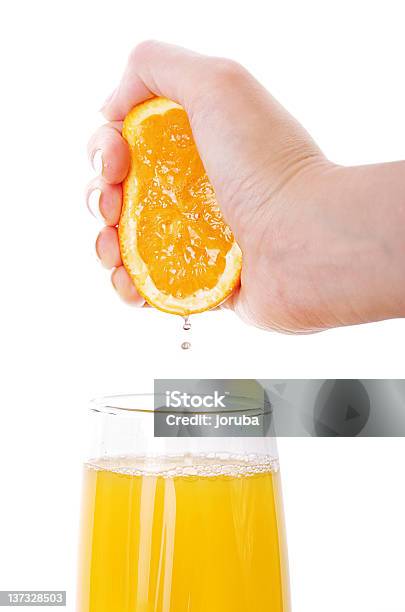 Sok Pomarańczowy - zdjęcia stockowe i więcej obrazów Pomarańcza - Pomarańcza, Pomarańczowy, Ściskać