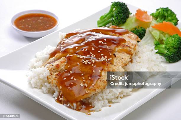 Foto de Frango Teriyaki E Arroz No Vapor e mais fotos de stock de Frango Teriyaki - Frango Teriyaki, Arroz - Alimento básico, Arroz - Cereal