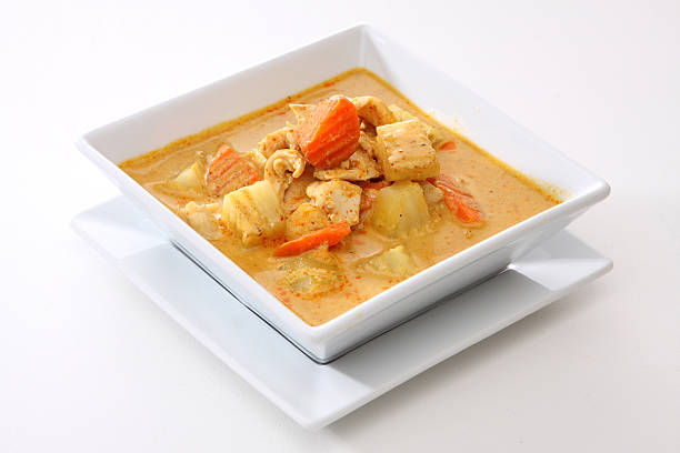 żółty curry z kurczaka - thailand soup thai ethnicity thai culture zdjęcia i obrazy z banku zdjęć