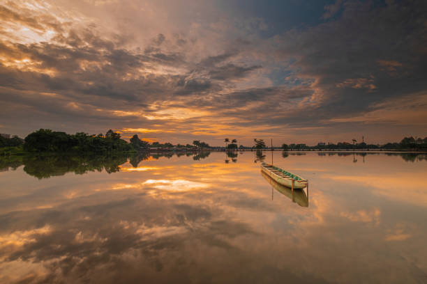 istock Sunset view at Situ Cipondoh 1373345618