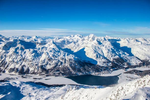 silvaplanersee suiza - silvaplanersee fotografías e imágenes de stock