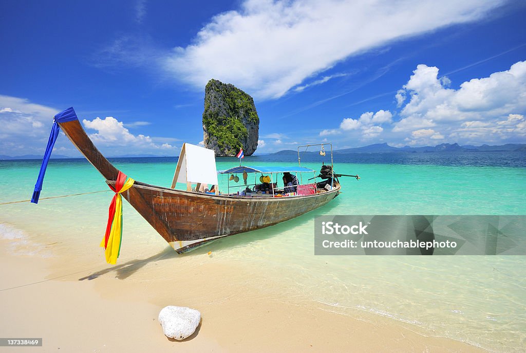 Tajski łodzi na południe od Tajlandii - Zbiór zdjęć royalty-free (Czarny kolor)