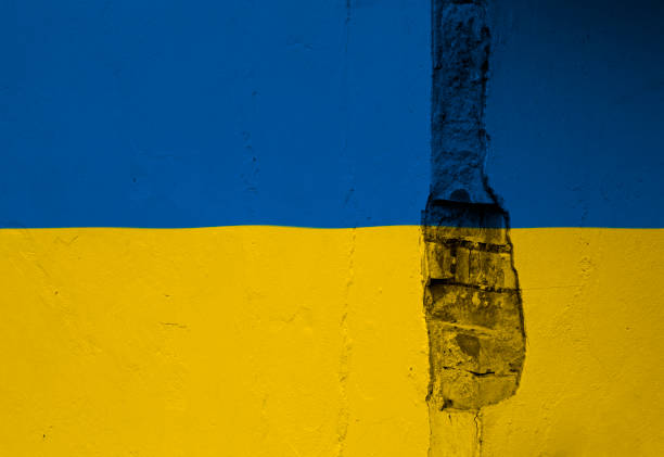 istock Ukraine flag on a cracked wall 1373442073