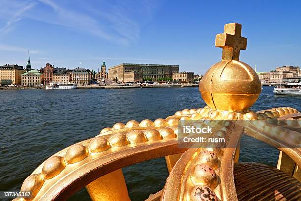 Foto de Palácio Real De Estocolmo e mais fotos de stock de Estocolmo - Estocolmo, Ponte, Verão