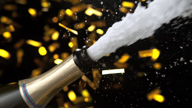 800+ Bouchon Champagne – Vidéos libres de droit 4K et HD - iStock