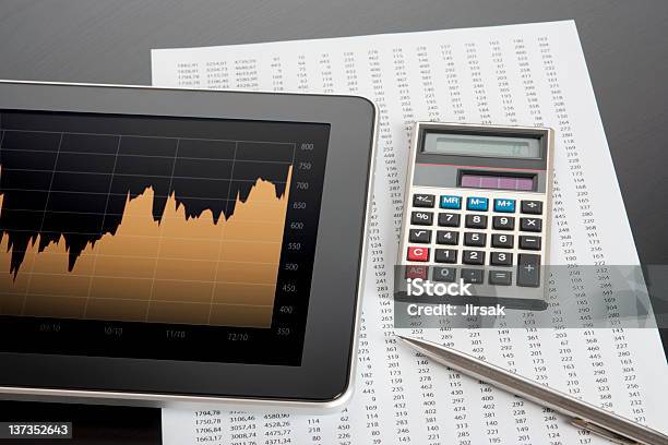 Analysieren Stock Market Stockfoto und mehr Bilder von Ökonom - Ökonom, Analysieren, Ausrüstung und Geräte