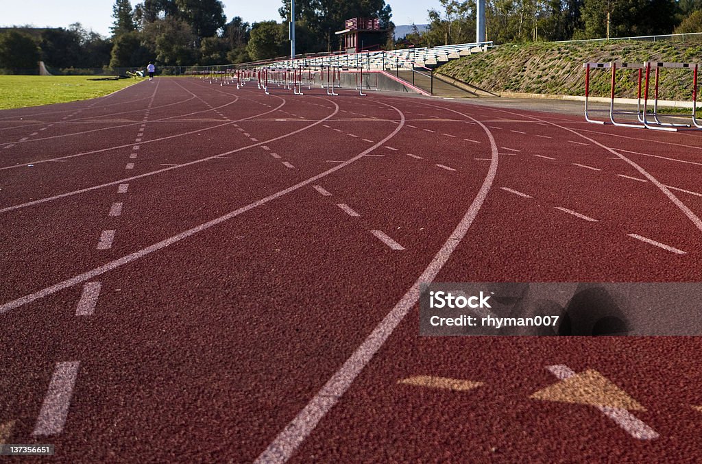 Школа Track - Стоковые фото Беговая дорожка - лёгкая атлетика роялти-фри