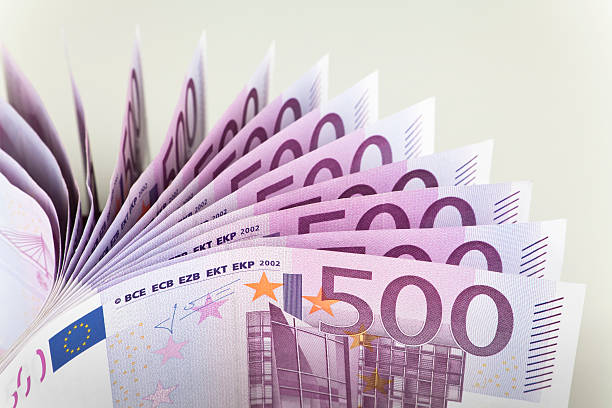 Abrir en abanico de los billetes de 500 euros - foto de stock