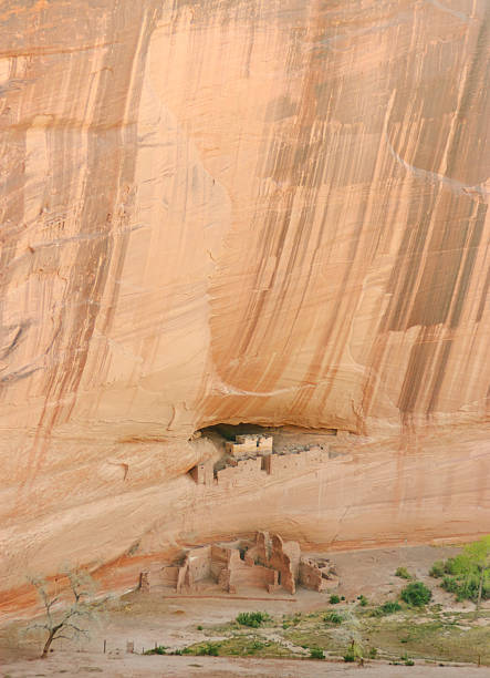 istock White House ruins in Canyon de Chelly 137360233