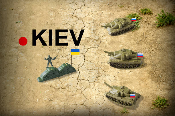 el concepto de la invasión rusa de ucrania en 2022. tanques rusos marchan sobre la capital ucraniana, kiev - ukraine war fotografías e imágenes de stock