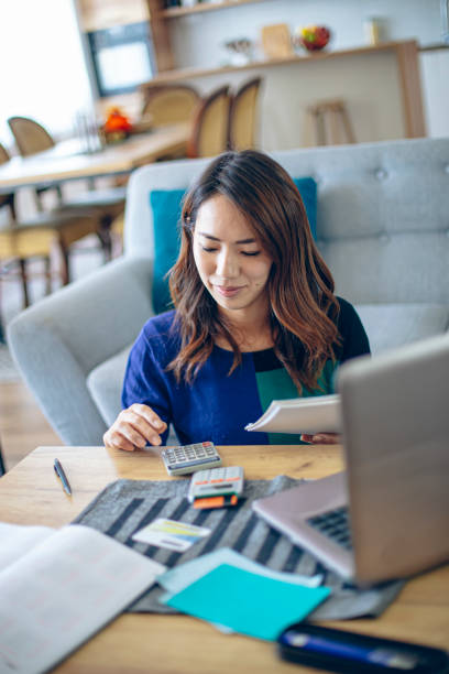 istock On-line payment for bills and taxes 1373620642