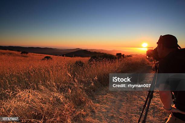 Pôr Do Sol De Fotógrafo 2 - Fotografias de stock e mais imagens de Ao Ar Livre - Ao Ar Livre, Colorido, Câmara Fotográfica