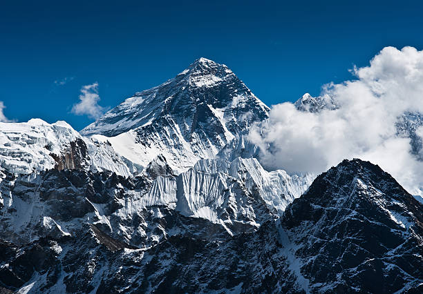 Everest Mountain Peak - top of the world 8848m mount everest stock pictures, royalty-free photos & images