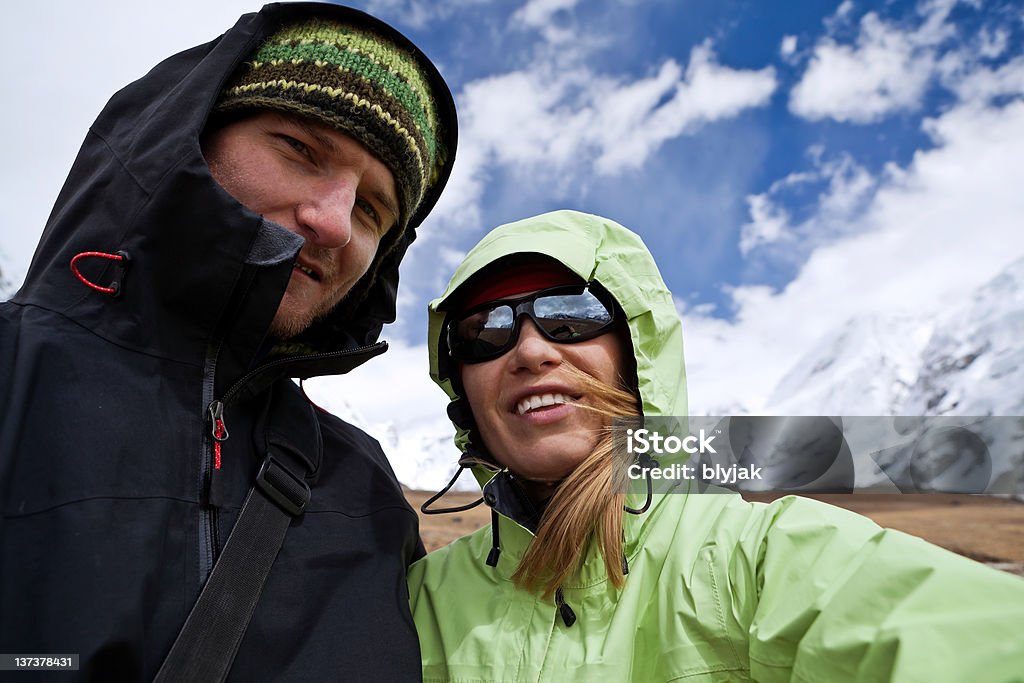 Paio di escursioni in montagna, Autoritratto - Foto stock royalty-free di Adulto