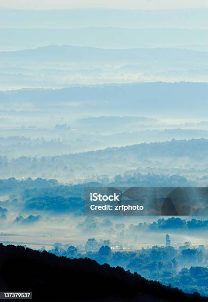 Rano Mgła Na Blue Hills - zdjęcia stockowe i więcej obrazów Park Narodowy Shenandoah - Park Narodowy Shenandoah, Wirginia - stan USA, Appalachy
