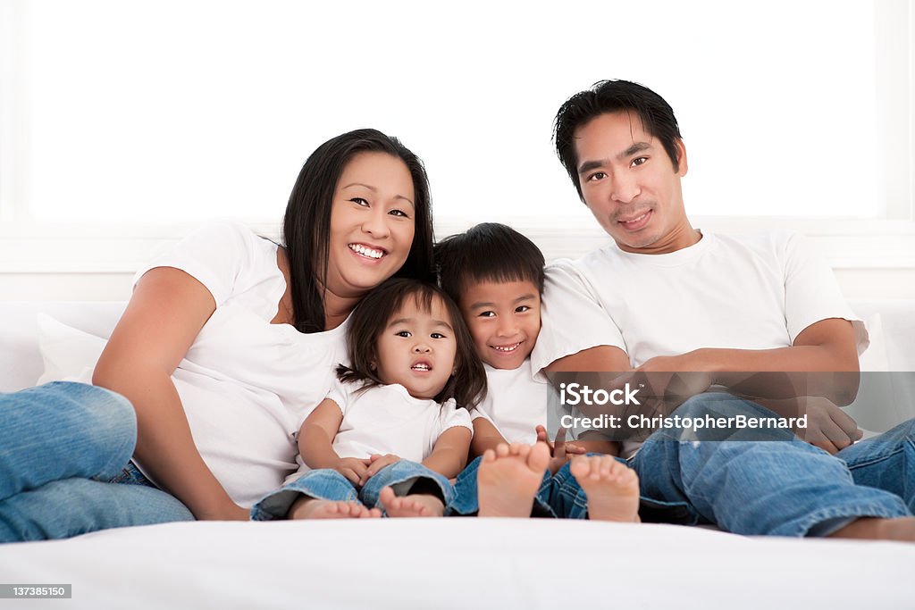 Família asiática Retrato de Dormir - Royalty-free 2-3 Anos Foto de stock