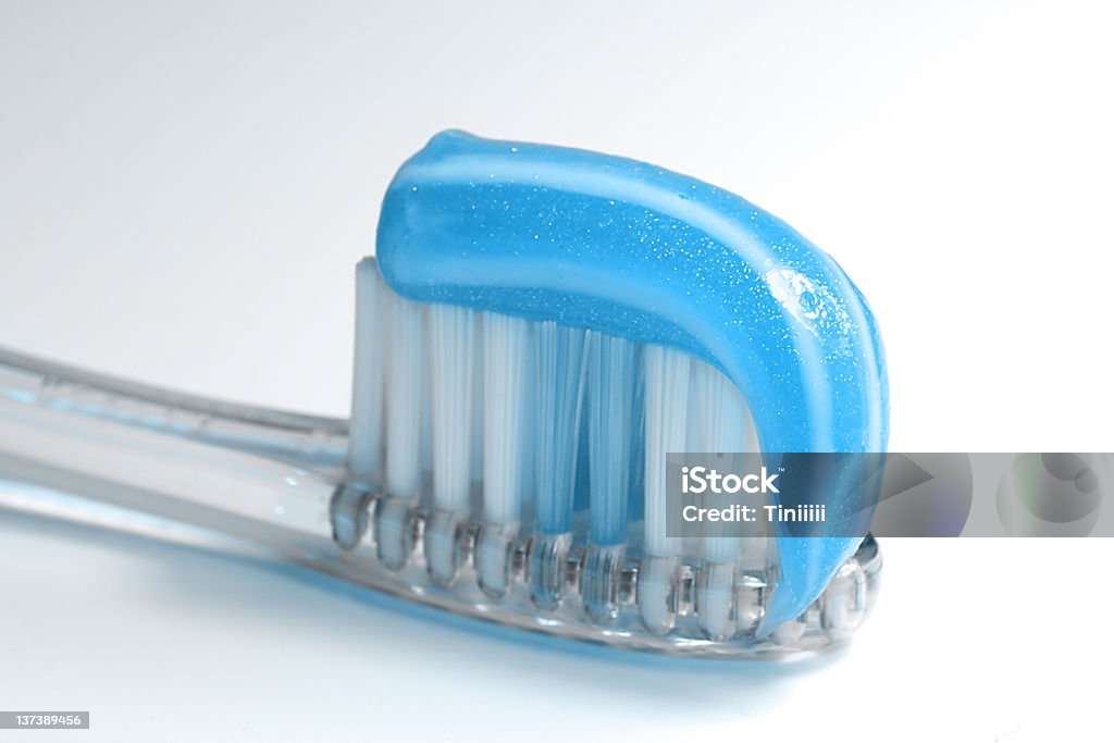 Голубой Зубная щётка - Стоковые фото Зубная паста роялти-фри