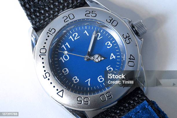 Blue Zegarek - zdjęcia stockowe i więcej obrazów Czarny kolor - Czarny kolor, Czas, Cztery osoby