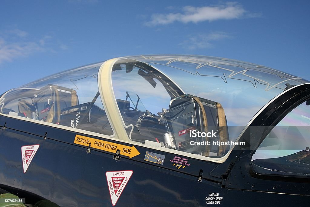 Cockpit de um avião a jato - Royalty-free Asa de aeronave Foto de stock