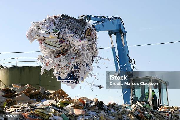 Recycling Von Papier Um Abfälle Plant Stockfoto und mehr Bilder von Müll - Müll, Giftmülldeponie, Verpackung