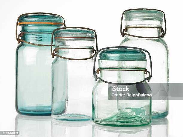 Quatro Antiguidade Canning Jarros - Fotografias de stock e mais imagens de Antiguidade - Antiguidade, Cor verde, Enlatar