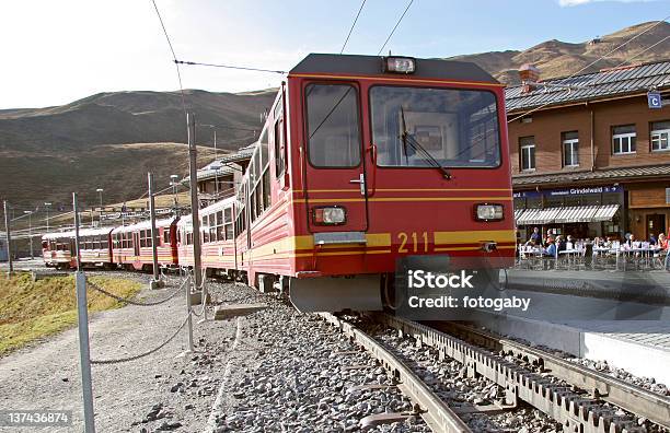 Zahnradbahn Foto de stock y más banco de imágenes de Jungfraujoch - Jungfraujoch, Tren, Jungfrau