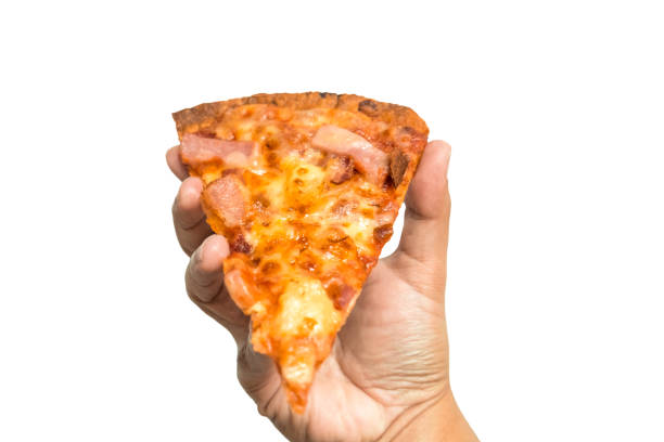 하와이 피자 치즈는 흰색 배경�에 가장 고립 되어 있습니다. - human hand baked food pineapple 뉴스 사진 이미지
