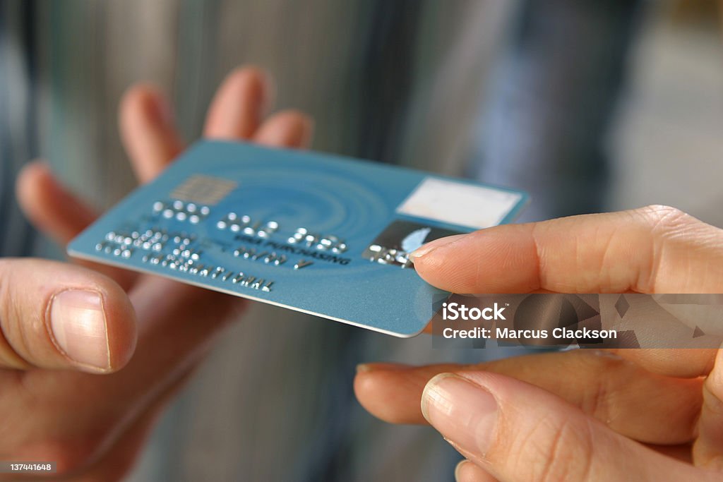 Cartão de pagamento tecnologia NFC - Foto de stock de Cartão de crédito royalty-free
