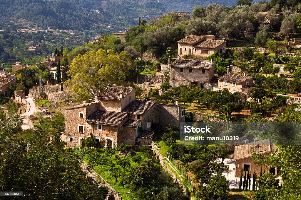 Fornalutx, Village en Mallorca - Foto de stock de Isla de Mallorca libre de derechos