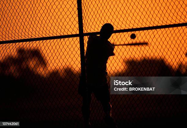 Massa Crua - Fotografias de stock e mais imagens de Basebol - Basebol, Bola de Basebol, Pôr-do-sol